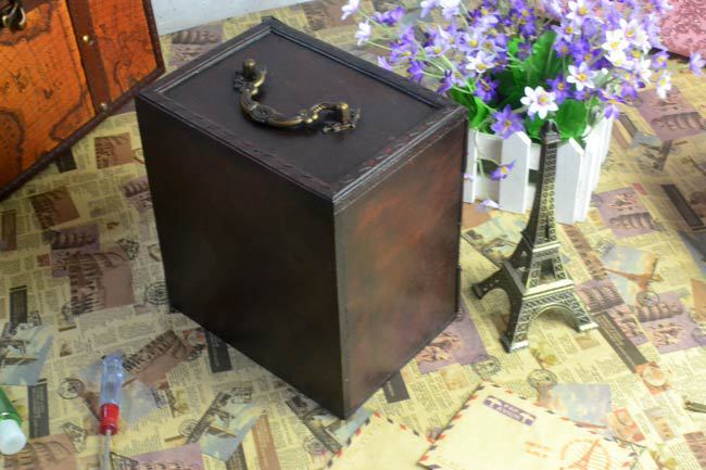 Wooden jewelry box