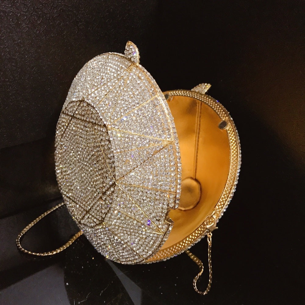 Three-dimensional diamond shape dinner clutch