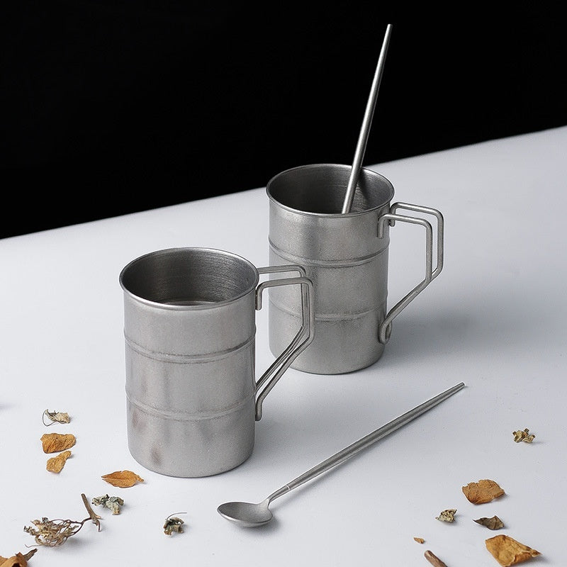 Creative Outdoor Mug Made Of 304 Stainless Steel With A Lid