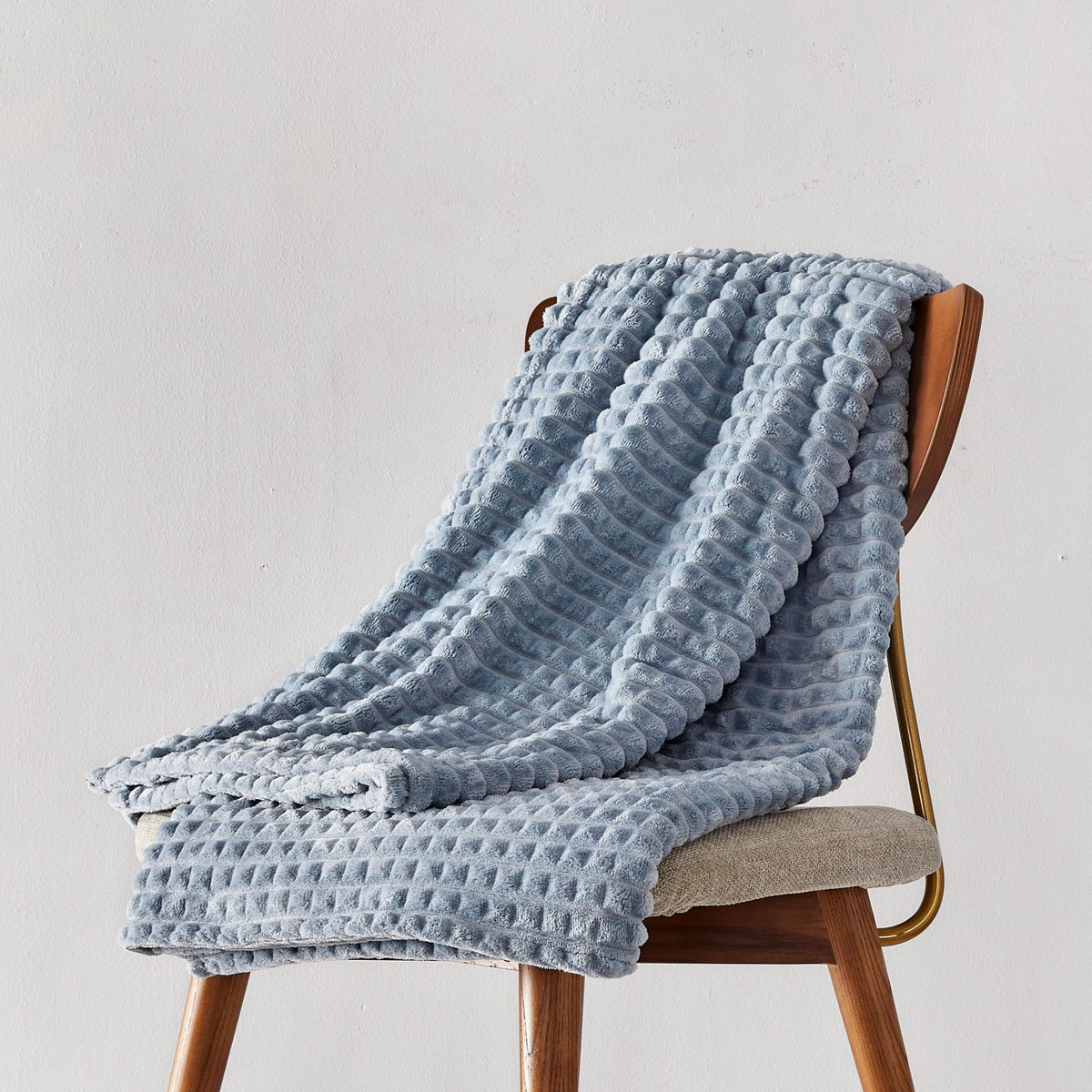 Flannel Plaid Blanket Soft Comfortable And Warm Nap Blanket